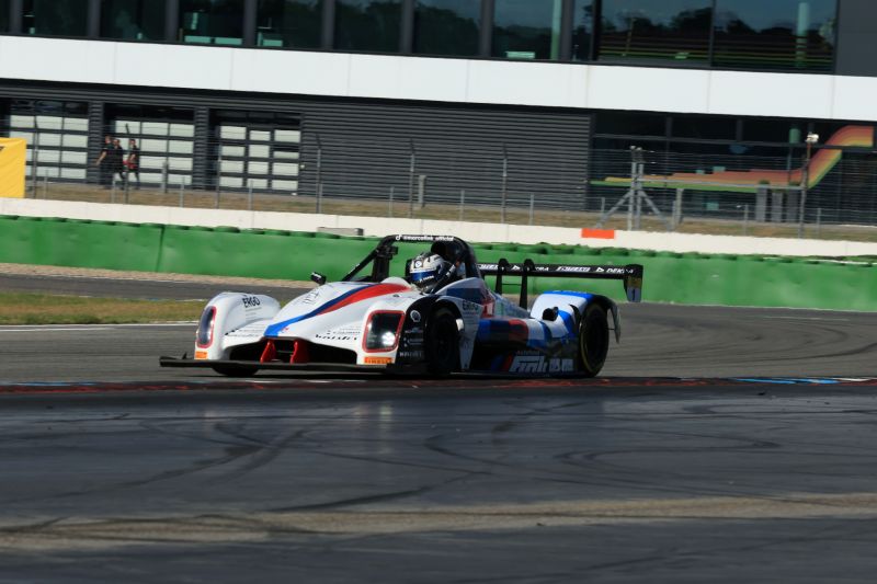 Marco Fink mit seinem Rennboliden am Hockenheimring