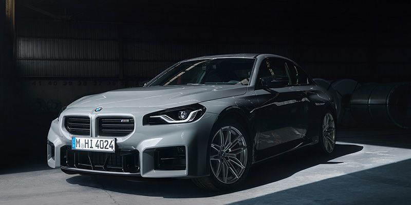 THE NEW M2. JETZT BEI UNS.
