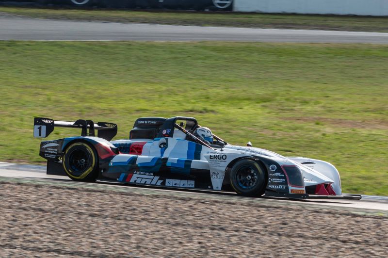 Marco Fink in seinem neuen Rennboliden nova Proto NP01 BMW