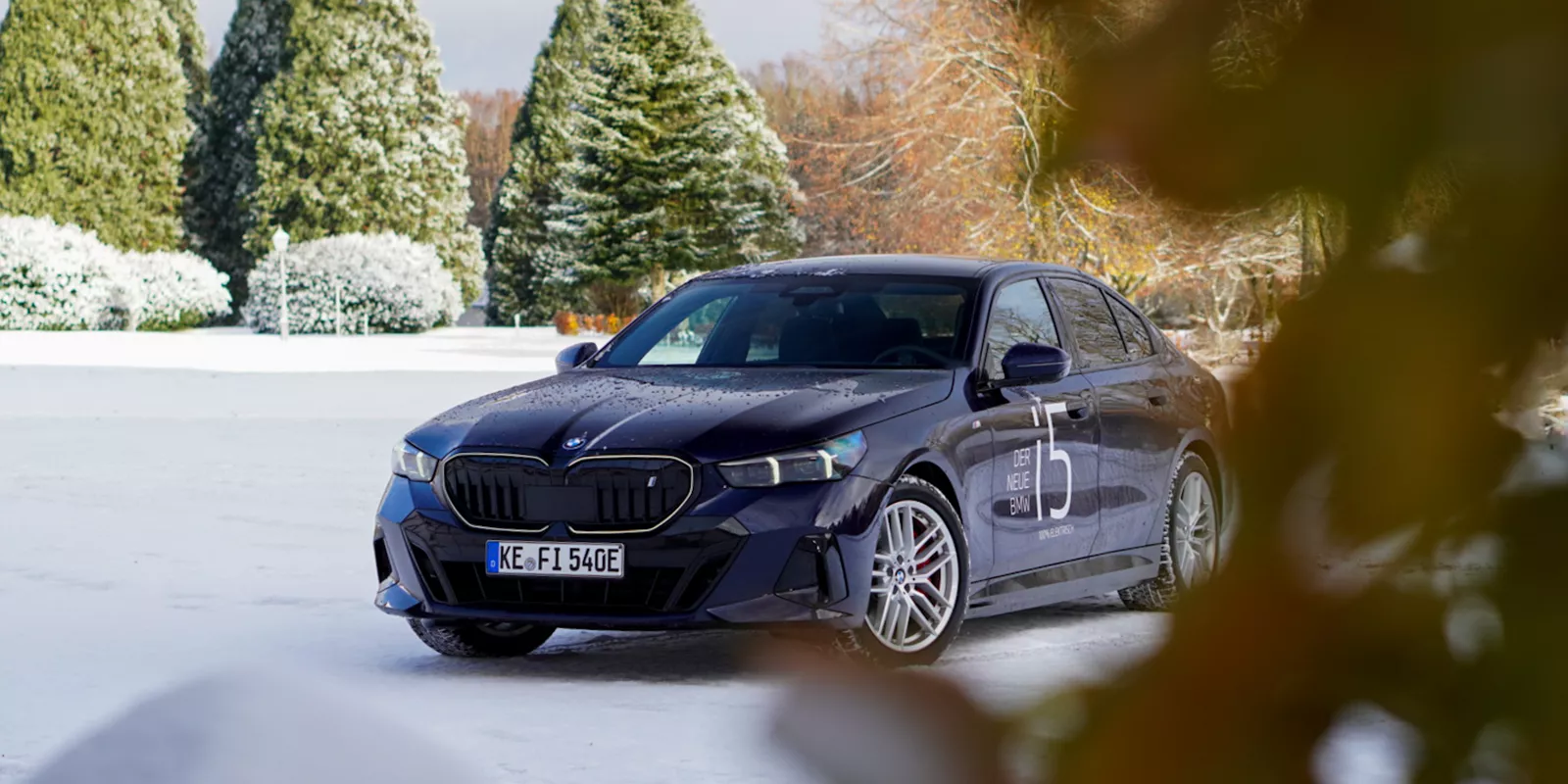 BMW i5 im Schnee
